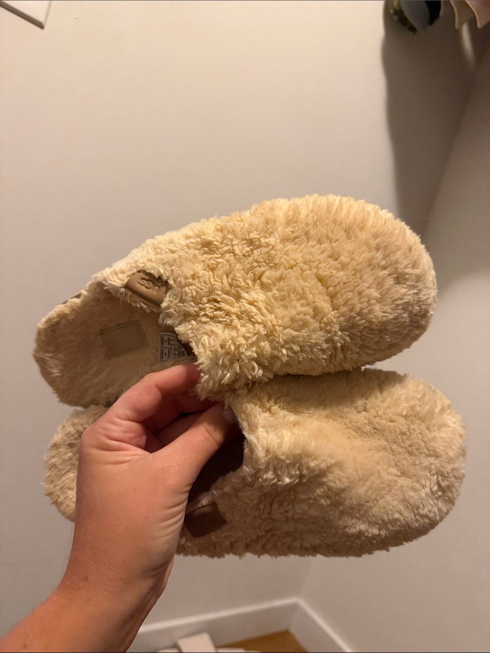 UGG fuzzy platform Slippers in Cream